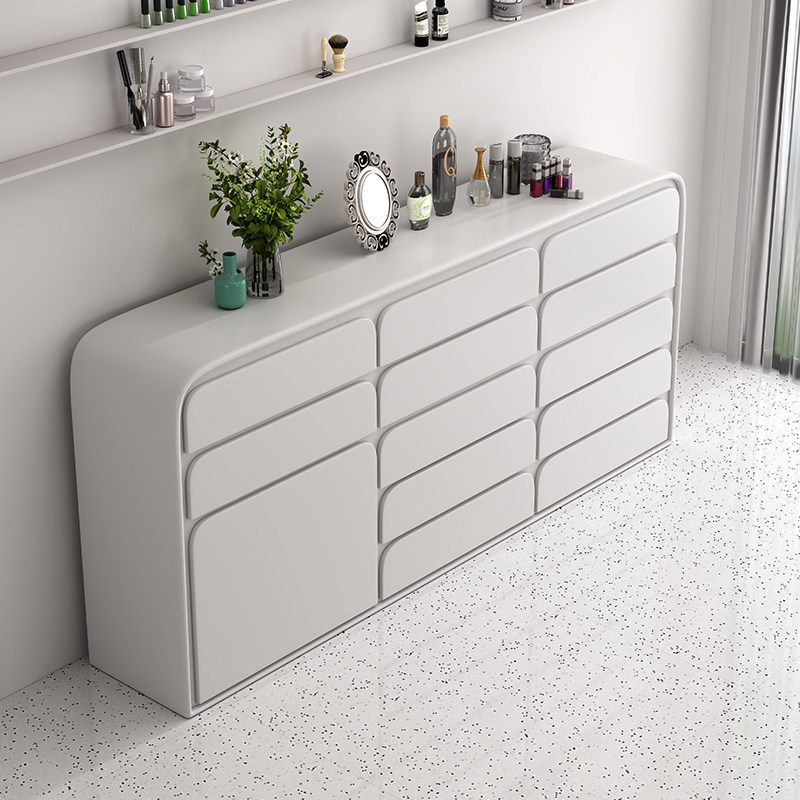 Italiaanse minimalistische nag - Beauty & Makeup Katia Di Paola recensie en prijs