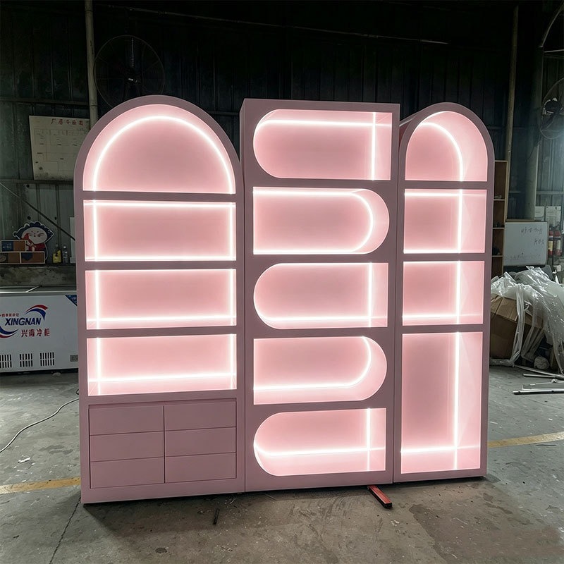 Verfproducent, cosmeticavitrin - Beauty & Makeup Katia Di Paola recensie en prijs